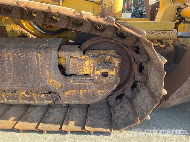 Komatsu D61PX-23 Гусеничные бульдозеры