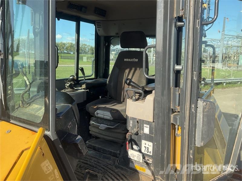 Komatsu D61PX-23 Гусеничные бульдозеры