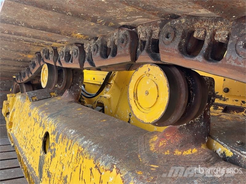 Komatsu D61PX-24 Buldožeri guseničari