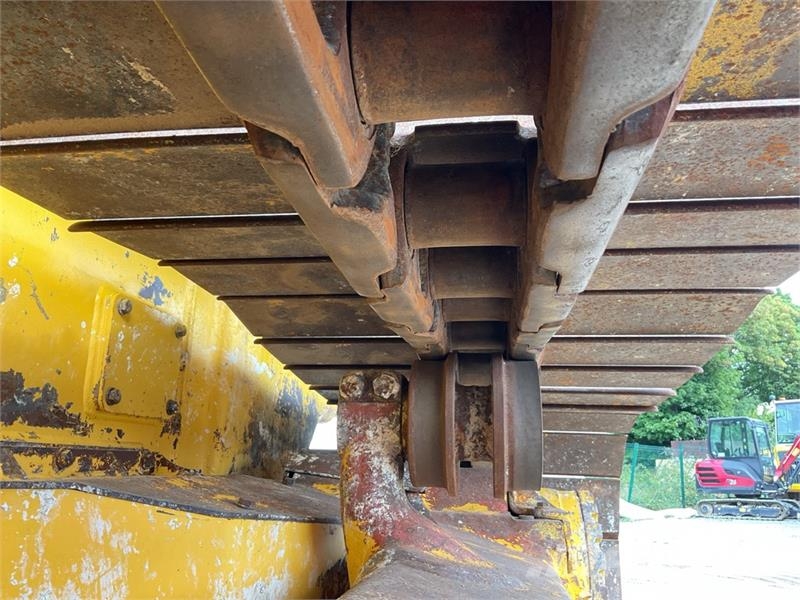 Komatsu D61PX-24 Buldožeri guseničari