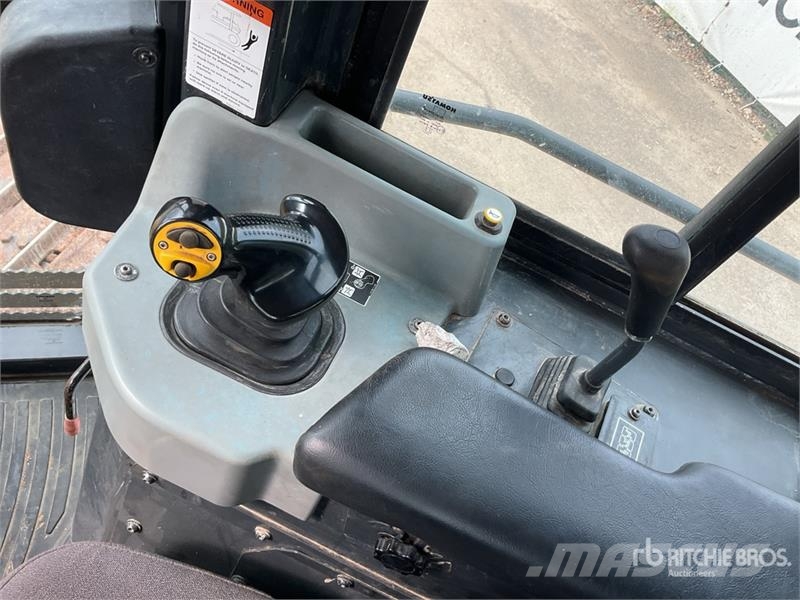 Komatsu D61PX-24 Buldožeri guseničari