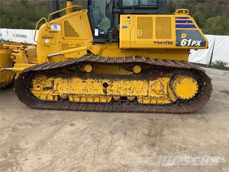 Komatsu D61PX-24 Buldožeri guseničari