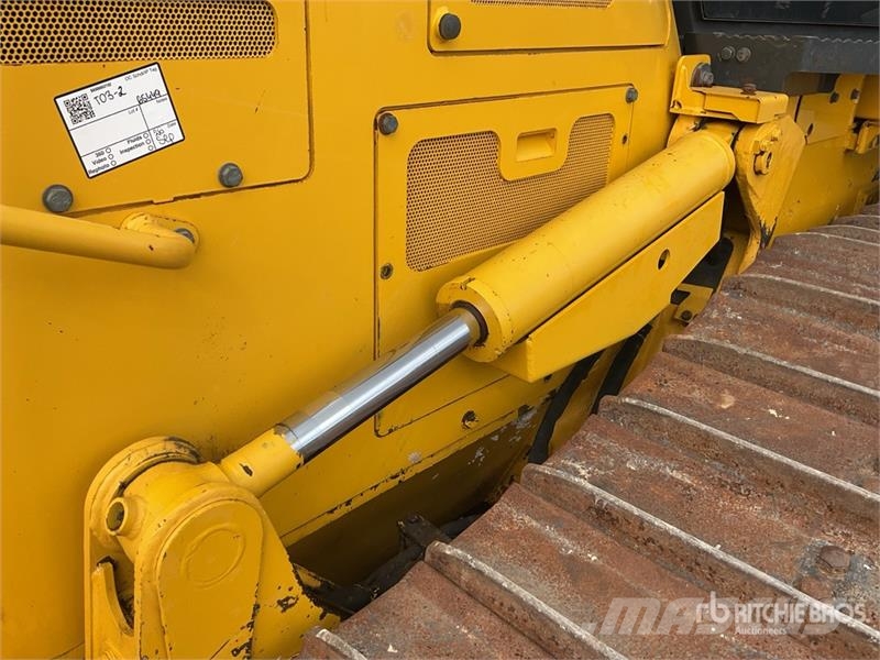 Komatsu D61PX-24 Buldožeri guseničari
