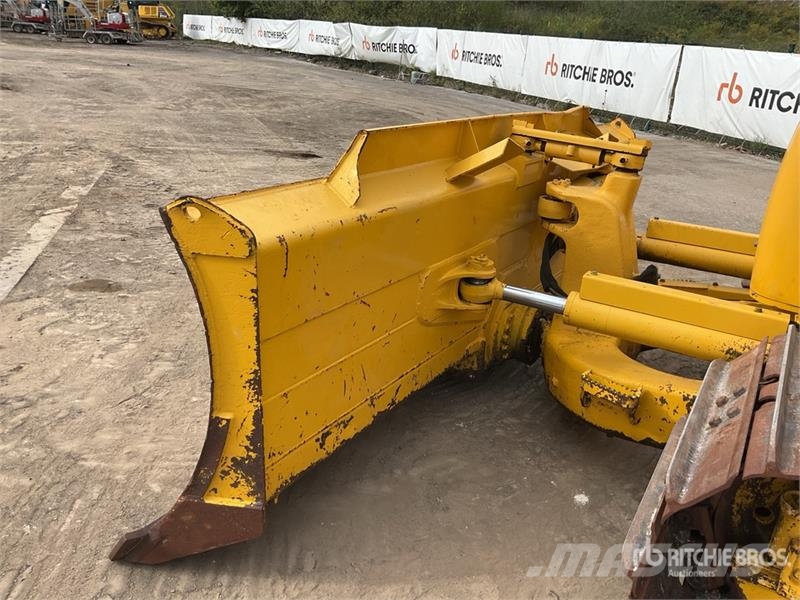 Komatsu D61PX-24 Buldožeri guseničari