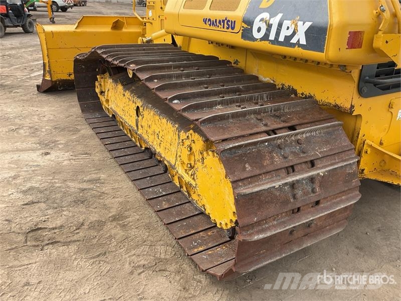 Komatsu D61PX-24 Buldožeri guseničari