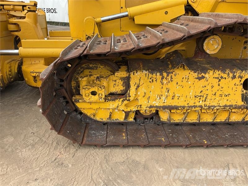 Komatsu D61PX-24 Buldožeri guseničari
