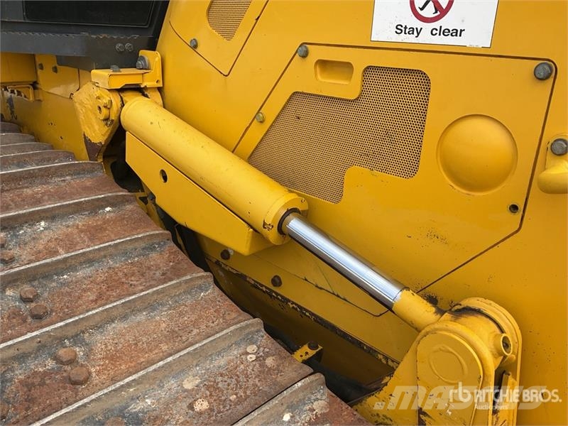 Komatsu D61PX-24 Buldožeri guseničari