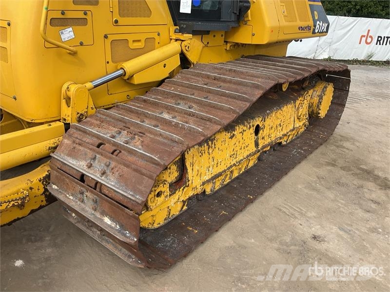 Komatsu D61PX-24 Buldožeri guseničari