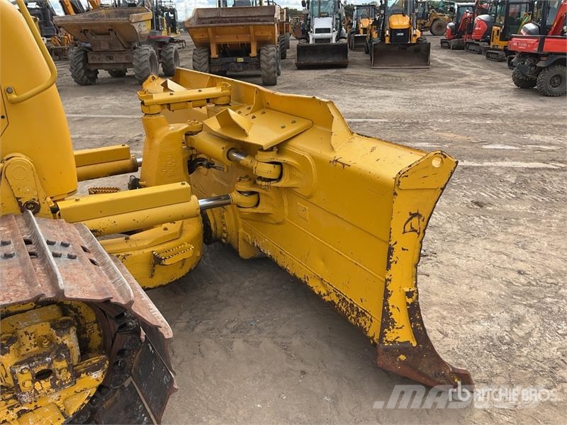 Komatsu D61PX-24 Buldožeri guseničari