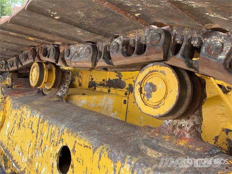 Komatsu D61PX-24 Buldožeri guseničari