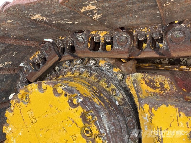 Komatsu D61PX-24 Buldožeri guseničari