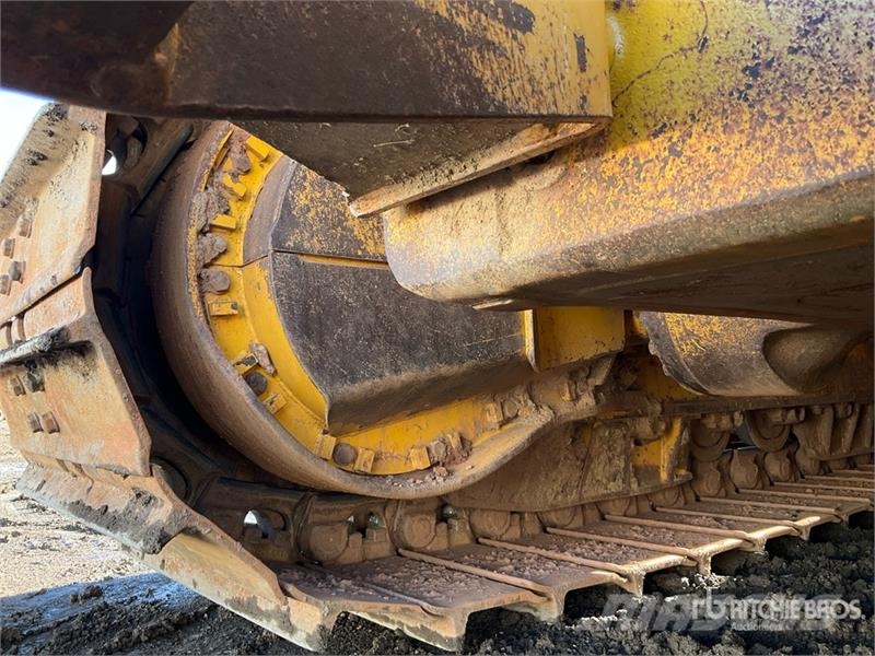 Komatsu D61PXI-24 Crawler Dozer Buldozer sobre oruga