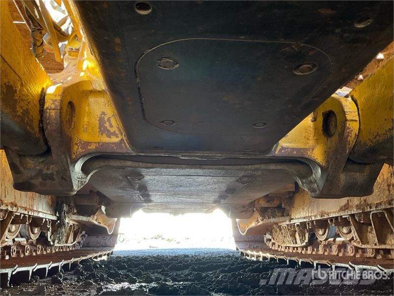 Komatsu D61PXI-24 Crawler Dozer Buldozer sobre oruga