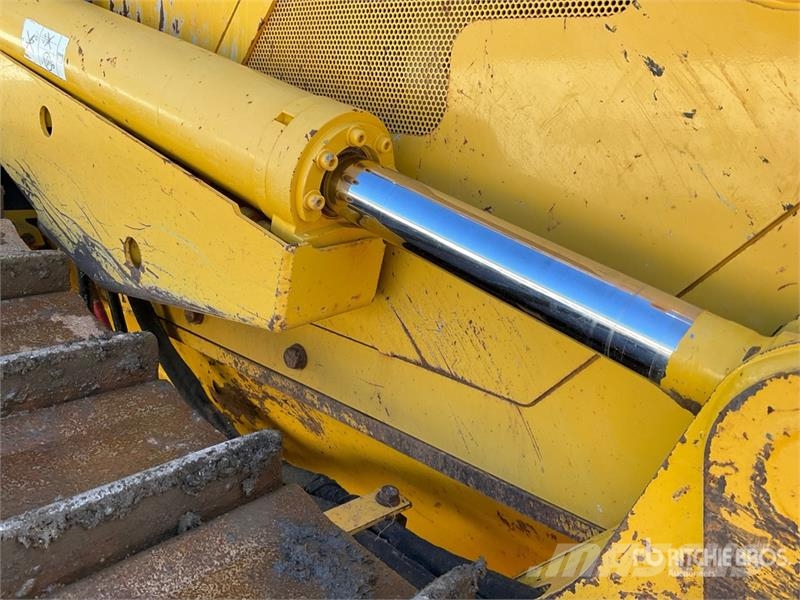 Komatsu D61PXI-24 Crawler Dozer Buldozer sobre oruga