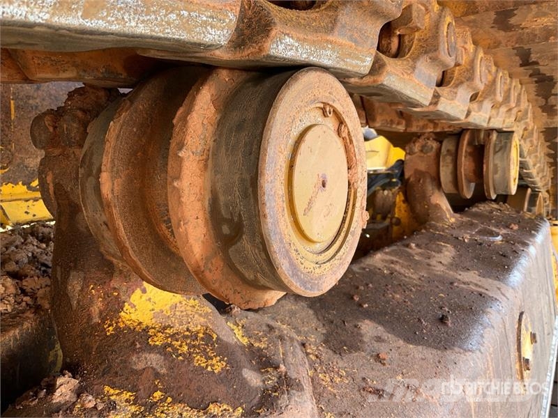 Komatsu D61PXI-24 Crawler Dozer Buldozer sobre oruga