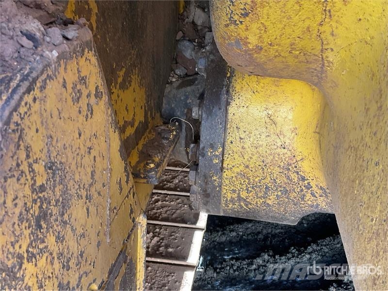 Komatsu D61PXI-24 Crawler Dozer Buldozer sobre oruga