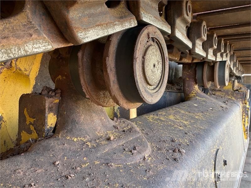 Komatsu D61PXI-24 Crawler Dozer Buldozer sobre oruga