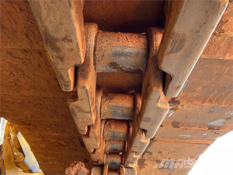 Komatsu D61PXI-24 Crawler Dozer Buldozer sobre oruga
