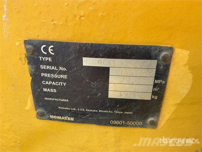 Komatsu D65EX-16 بلدوزرات مجنزرة