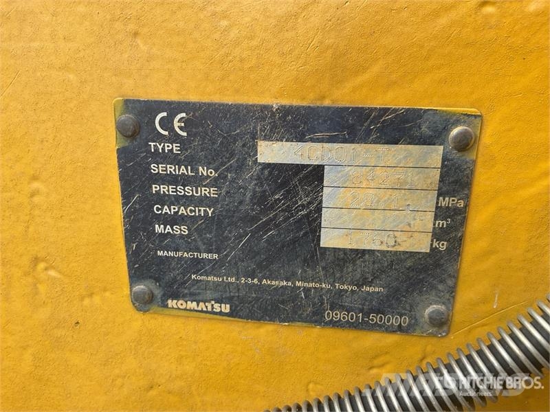 Komatsu D65EX-16 بلدوزرات مجنزرة