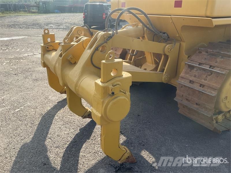 Komatsu D65EX-16 Гусеничные бульдозеры