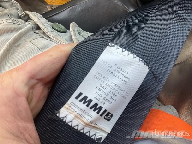Komatsu D65EX-16 Гусеничные бульдозеры