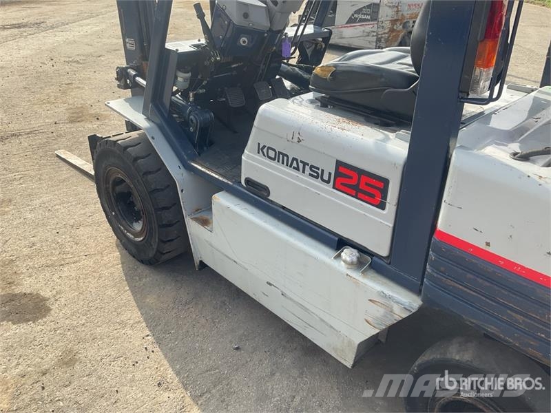 Komatsu FG25T-11E 2500 kg Forklift Heftrucks overige