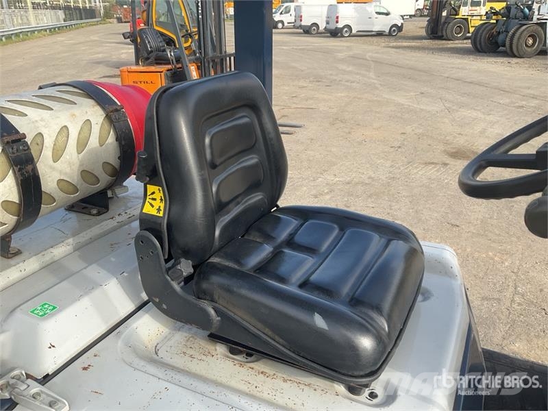 Komatsu FG25T-11E 2500 kg Forklift Heftrucks overige