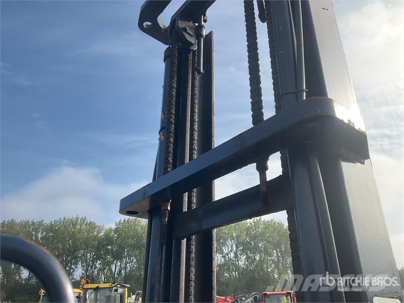 Komatsu FG25T-11E 2500 kg Forklift Heftrucks overige