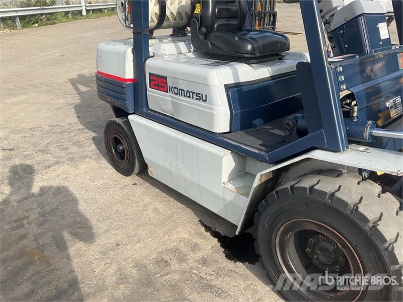 Komatsu FG25T-11E 2500 kg Forklift Heftrucks overige