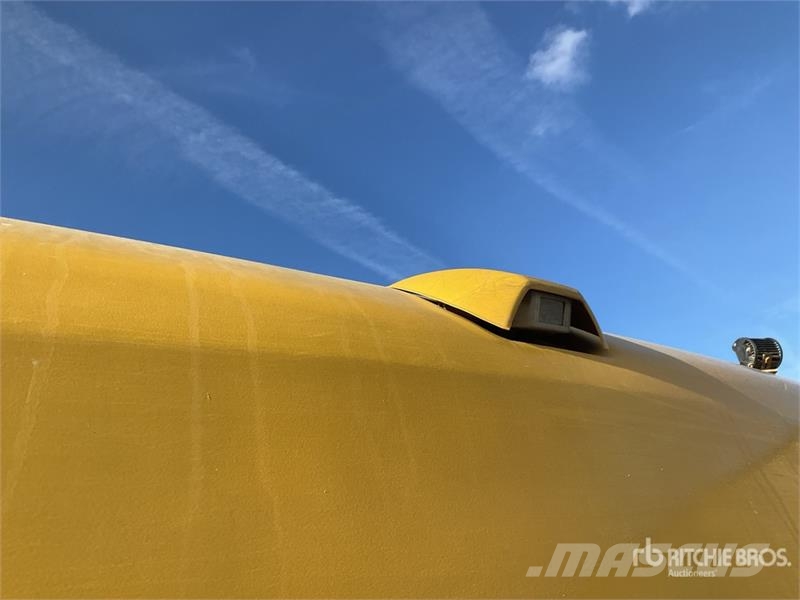 Komatsu HB215LC-2 Tracked Excavator Excavadoras de cadenas