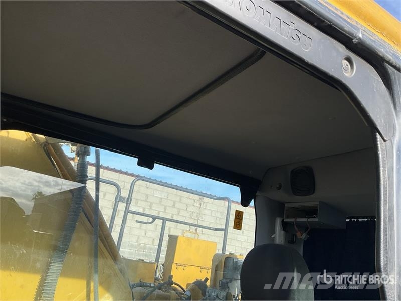 Komatsu HB215LC-2 Tracked Excavator Excavadoras de cadenas