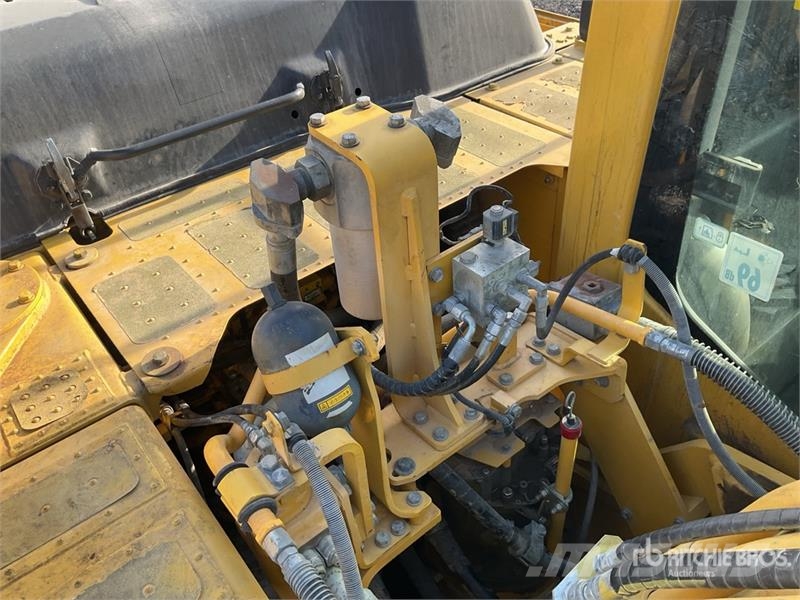 Komatsu HB215LC-2 Tracked Excavator Excavadoras de cadenas