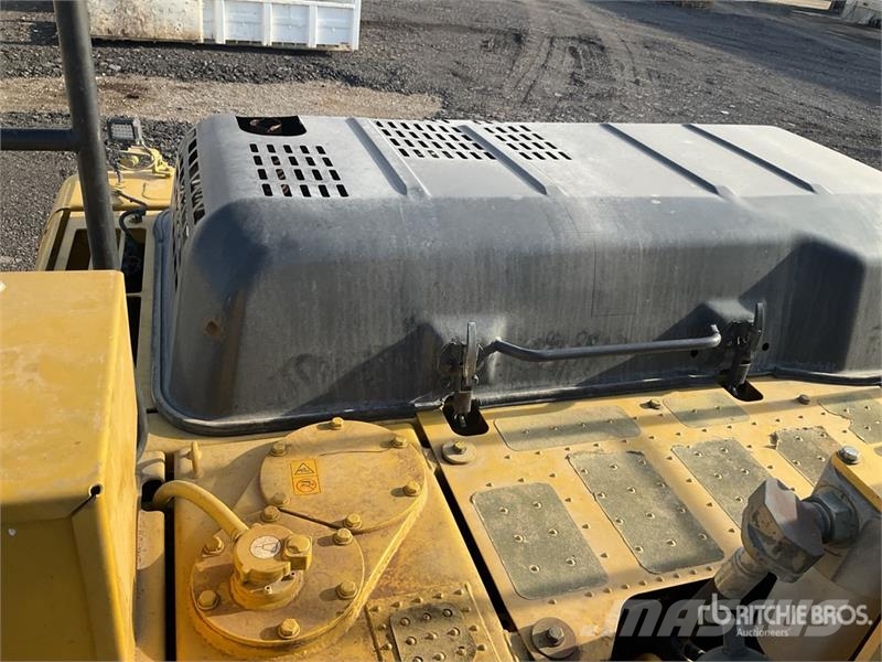 Komatsu HB215LC-2 Tracked Excavator Excavadoras de cadenas