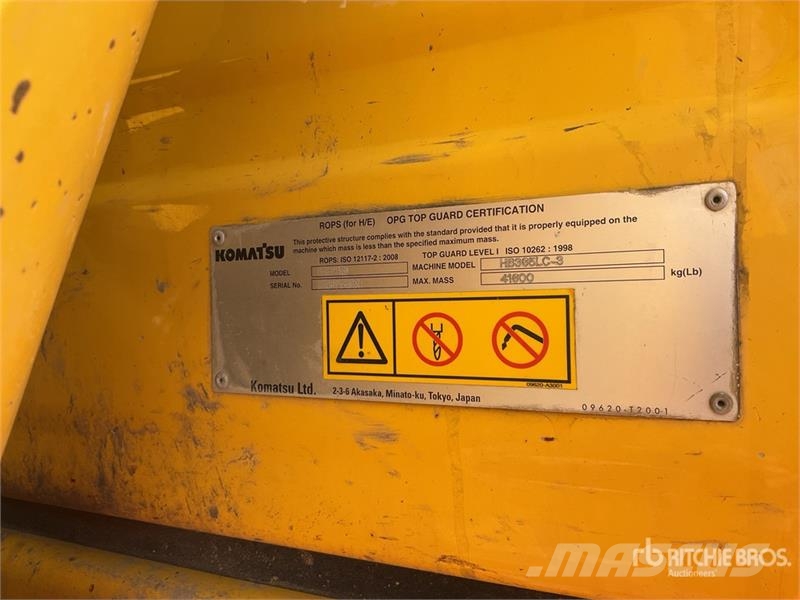 Komatsu HB365LC-3 Tracked Excavator حفارات زحافة