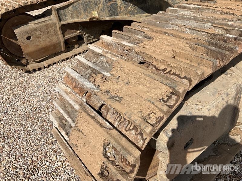 Komatsu HB365LC-3 Tracked Excavator حفارات زحافة