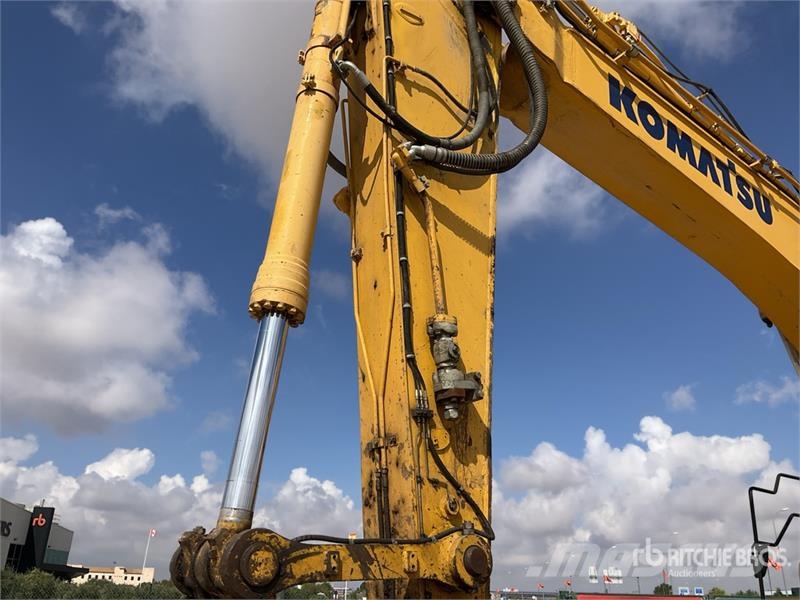 Komatsu HB365LC-3 Tracked Excavator حفارات زحافة