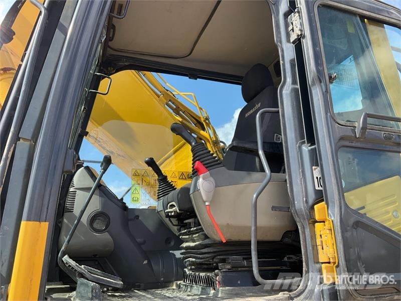Komatsu HB365LC-3 Tracked Excavator حفارات زحافة