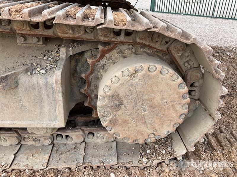 Komatsu HB365LC-3 Tracked Excavator حفارات زحافة