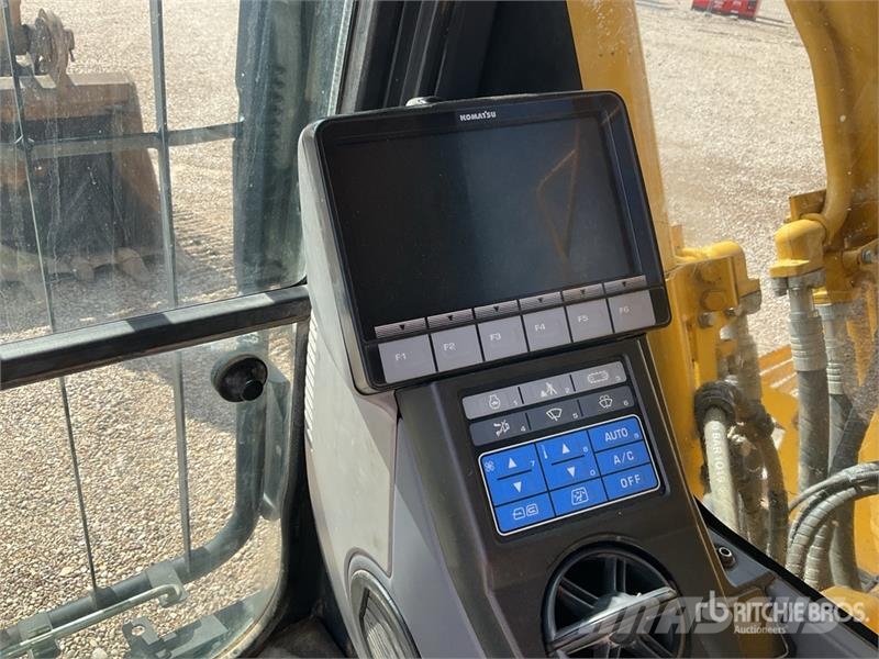 Komatsu HB365LC-3 Tracked Excavator حفارات زحافة