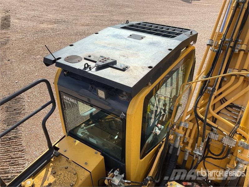 Komatsu HB365LC-3 Tracked Excavator حفارات زحافة