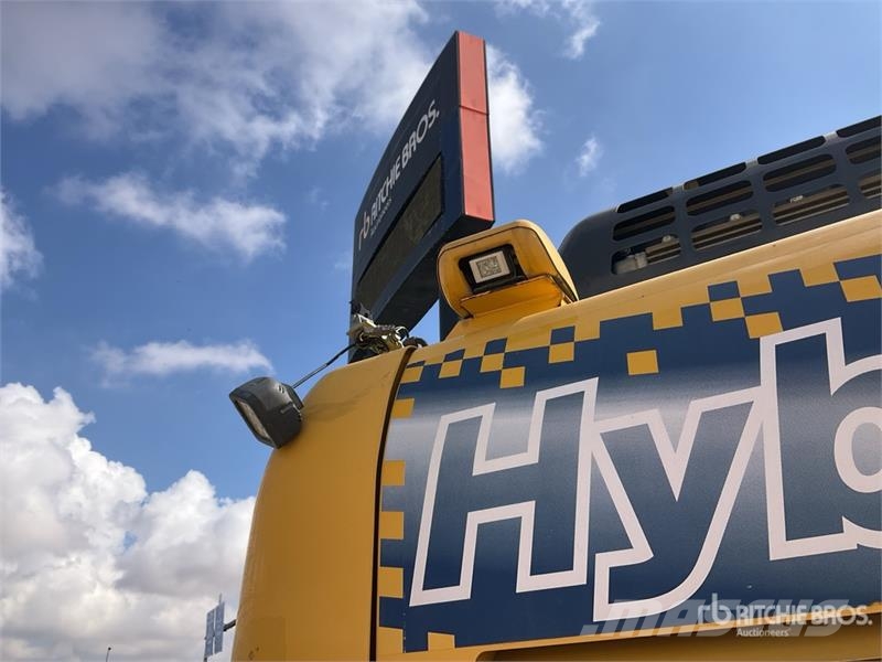 Komatsu HB365LC-3 Tracked Excavator حفارات زحافة