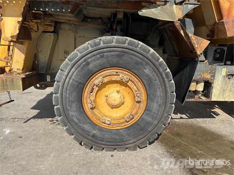 Komatsu HD405-7 Kĺbové nákladné autá