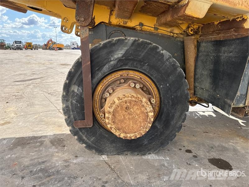 Komatsu HD405-7 Kĺbové nákladné autá