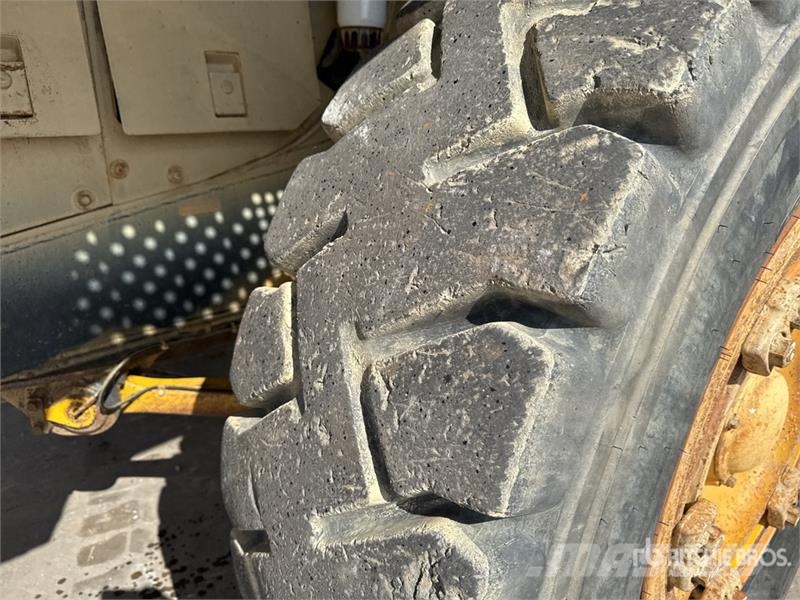 Komatsu HD405-7 Kĺbové nákladné autá