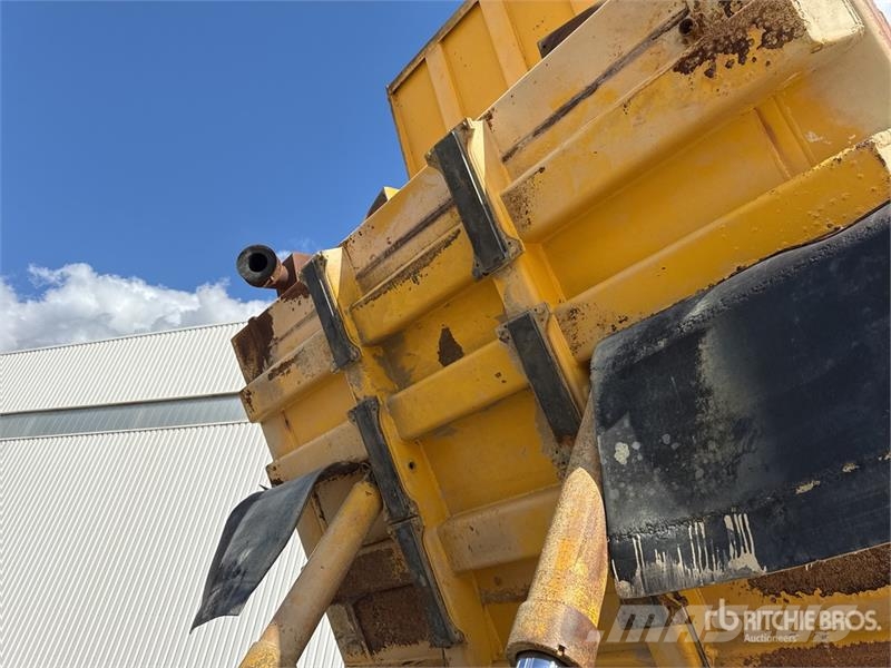 Komatsu HD405-7 Kĺbové nákladné autá