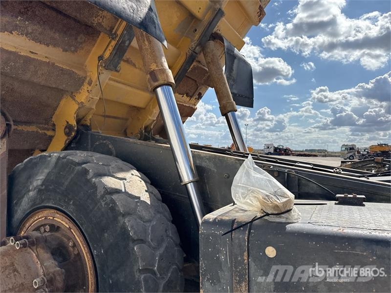 Komatsu HD405-7 Kĺbové nákladné autá
