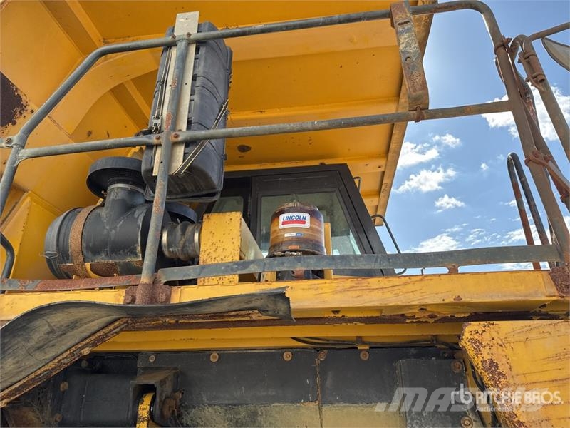 Komatsu HD405-7 Kĺbové nákladné autá