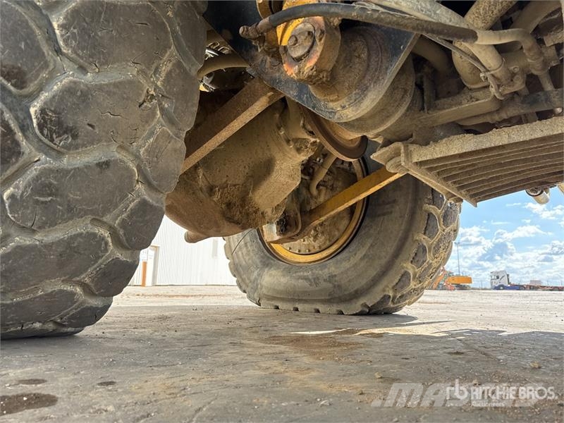 Komatsu HD405-7 Kĺbové nákladné autá