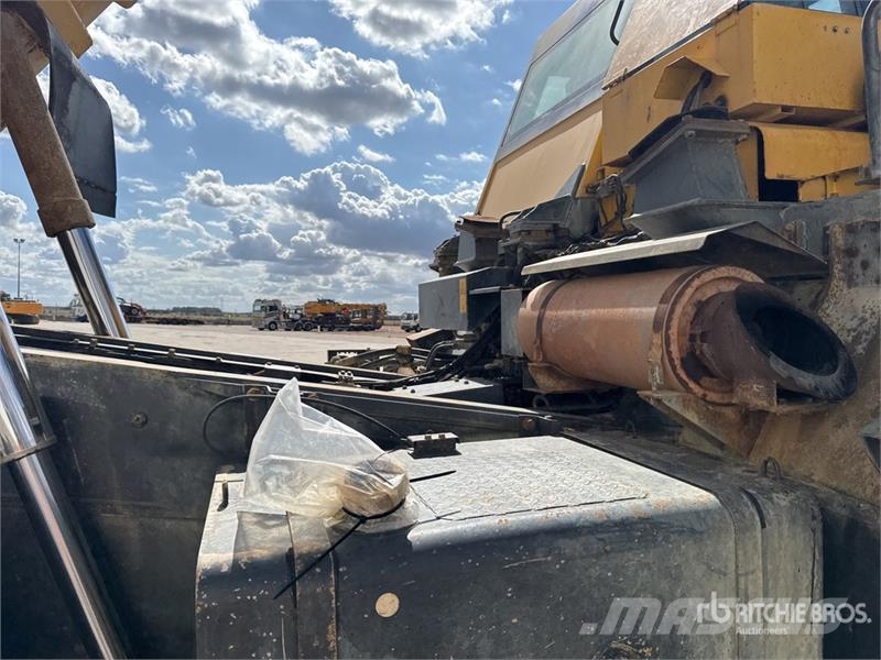 Komatsu HD405-7 Kĺbové nákladné autá